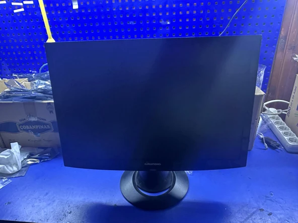 Grundıng GR 22W VGA Girişli LCD Monitör